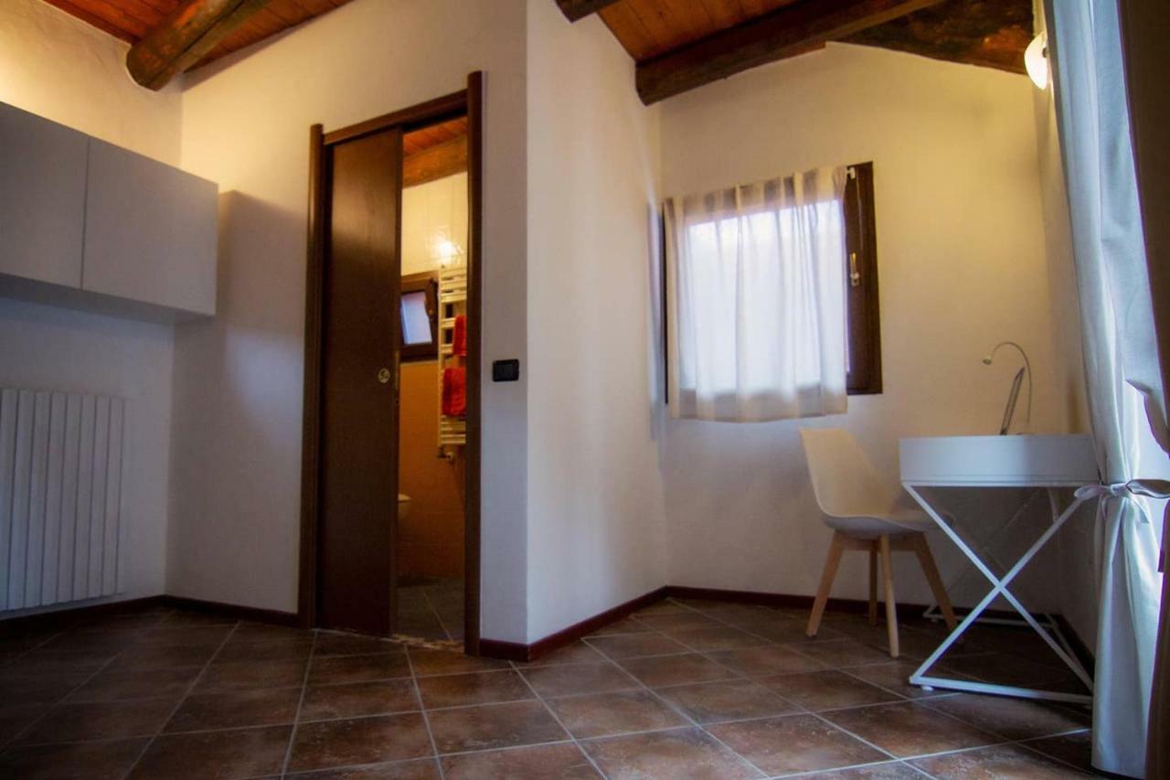 Piccola Casa Vacanze - Small Vacation House Porto Valtravaglia Kültér fotó