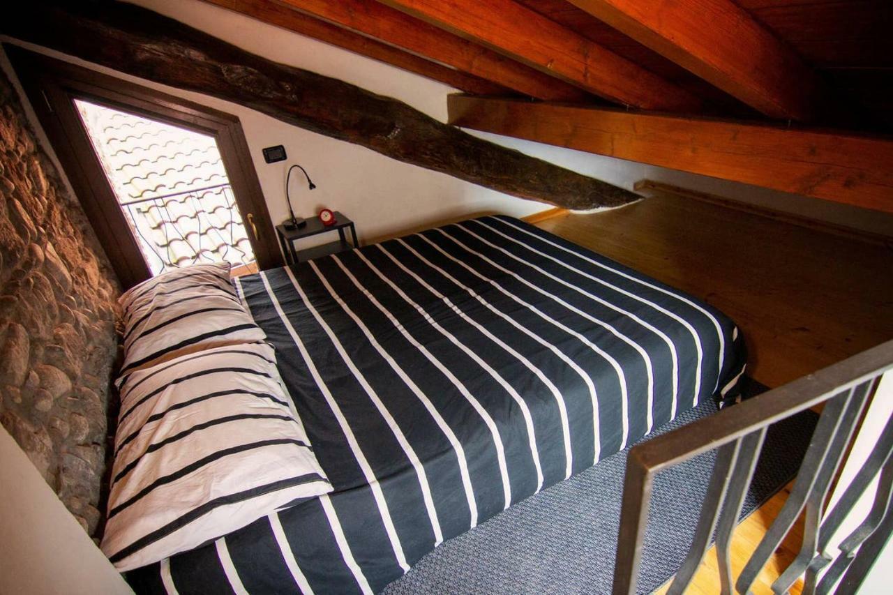 Piccola Casa Vacanze - Small Vacation House Porto Valtravaglia Kültér fotó
